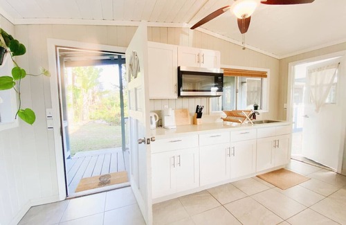 Keaau Casa | Pineapple Studio, Kitchenette, Private Lanai