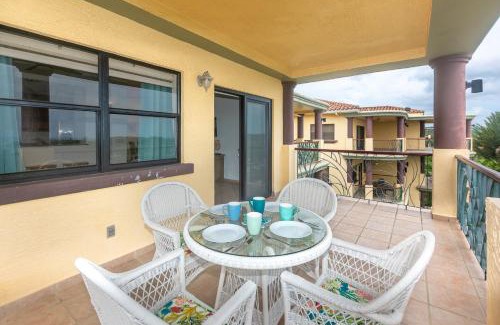 French Harbour Apartamento | Pineapple Villa 442 condo