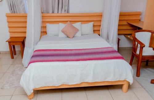 Mombasa Hotel | Pinebreeze Holiday Resort