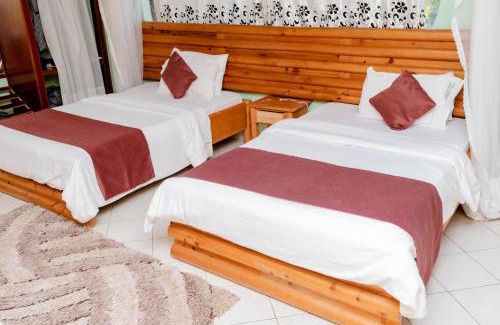 Mombasa Hotel | Pinebreeze Holiday Resort