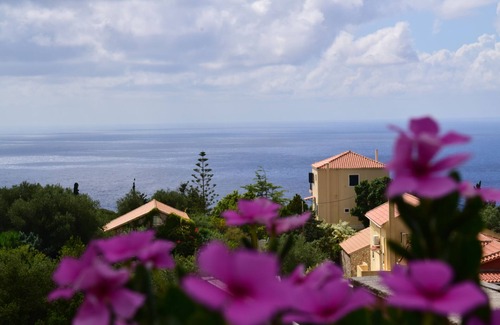 Manganos Condominio | ¡¡Para estrenar!!Happy house - Kefalonia View House Steliata - cerca de Fiscardo