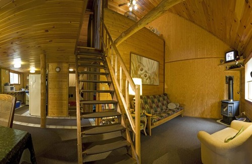 Conover Apartamento | Unidad superior de Pinecone Place - 3 habitaciones