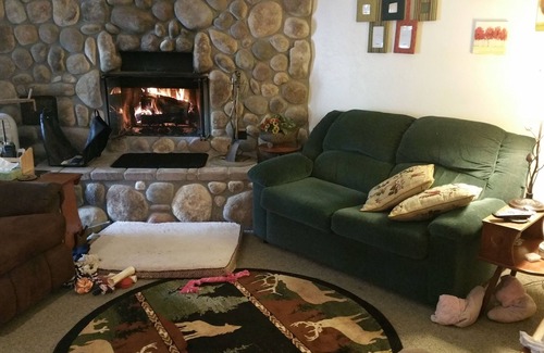 Darby Casa | Pensión Pinecone Ridge Lodge