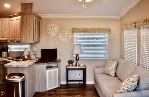 Southgate Cabaña | Pinecraft Cottage - En el corazón de Sarasota