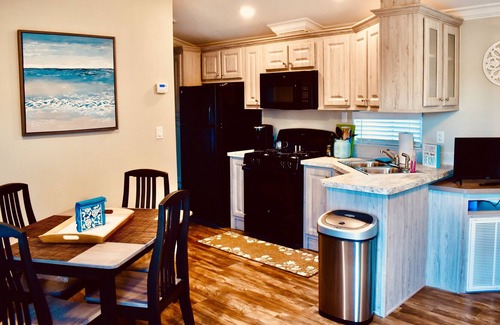 Southgate Cabaña | Pinecraft Cottage - En el corazón de Sarasota
