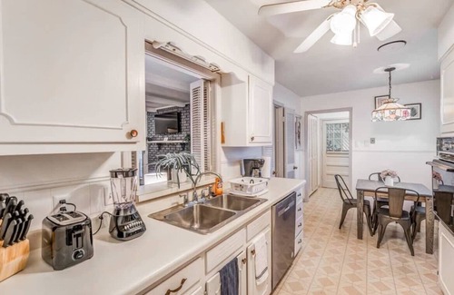 Memphis Casa | Pinecrest Cottage