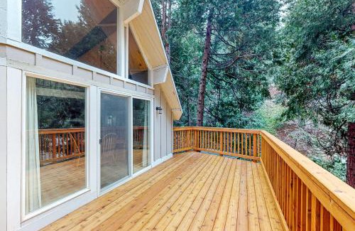 Crestline Casa | Pinecrest Paradise