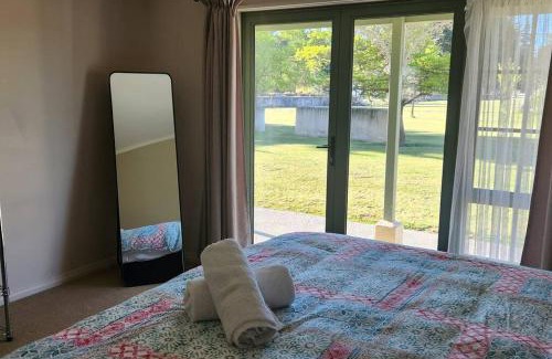 Twizel Apartamento | Pinegrove Cottages - unit1
