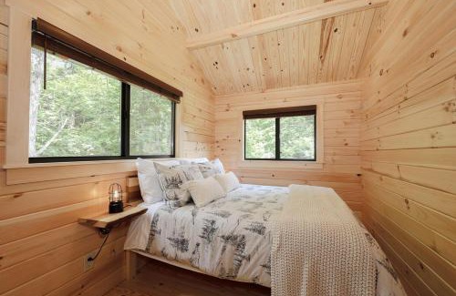 Lincoln Casa | PineHaus - Brand New Log Cabin at Harvard Brook