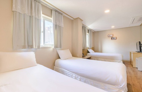 Songsan-dong Hotel | PINEHILL HOTEL