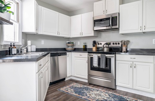 Pinehurst Casa | Pinehurst Cottage ★ Serves 8 ★ No Stairs ★ King Bed