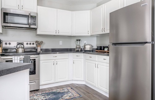 Pinehurst Casa | Pinehurst Cottage ★ Serves 8 ★ No Stairs ★ King Bed