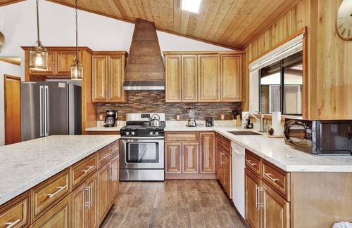 Fox Farm Casa | Pines AND Needles #1454