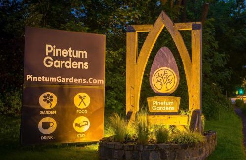 Carlyon Casa | Pinetum Garden Cottages