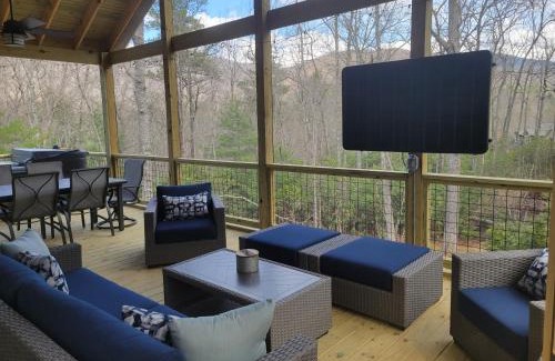 Fairview Casa | Pineview Bungalow by Carolina Mornings