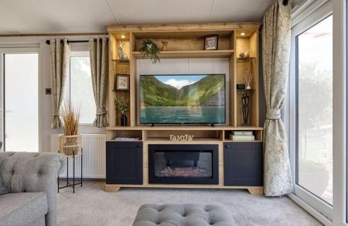 Wells-next-the-Sea Cabina | Pinewoods e-Lakeside Luxe - dog friendly