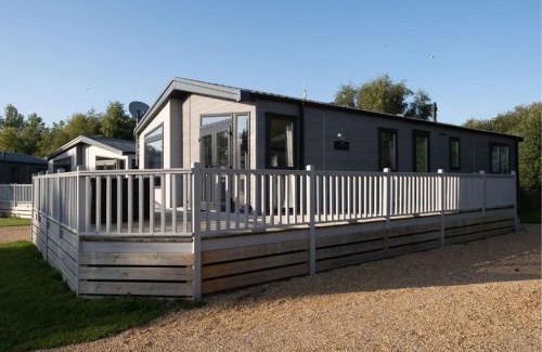 Wells-next-the-Sea Cabina | Pinewoods Saltmarsh Lodge sleeps 7 – no.3