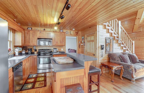 Piney Creek Casa | Piney Creek Home ~ 5 Mi to New River Access!