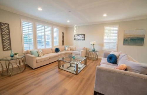Placentia Casa | Ping Pong, A/C, Netflix, Grill, Jacuzzi Tub, W/D