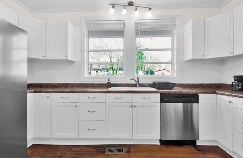 Terry Sanford Casa | Ping-Pong & Huge Yard! Central- Fayetteville Pearl