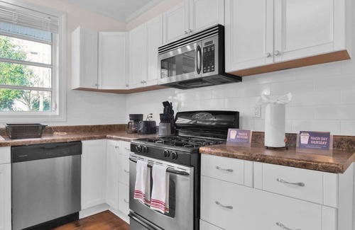 Terry Sanford Casa | Ping-Pong & Huge Yard! Central- Fayetteville Pearl