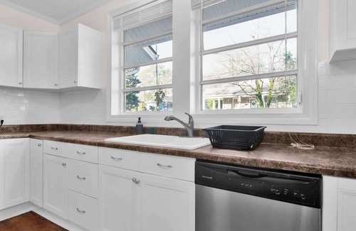 Terry Sanford Casa | Ping-Pong & Huge Yard! Central- Fayetteville Pearl