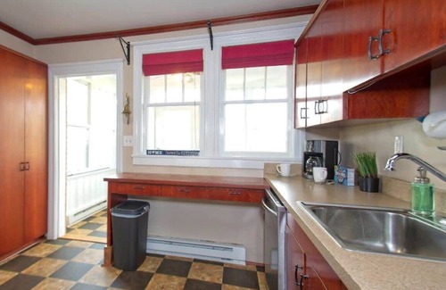 Rileyville Casa | Ping-Pong & Near Caverns - Mtn. Farmhouse