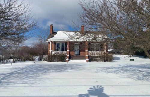 Rileyville Casa | Ping-Pong & Near Caverns - Mtn. Farmhouse