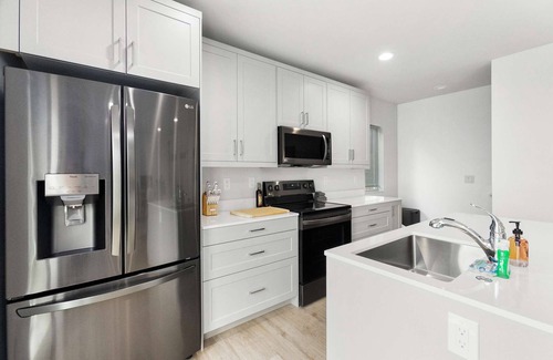 Whittier Heights Casa | Pingu's sweet suite - Micro Studio - 91Walkscore