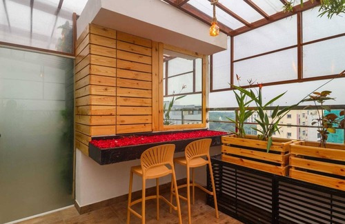 Kukatpalli Apartamento | Pink Hawk Hospitality: Where Every Moment is Luxurious, with a Jacuzzi Touch.