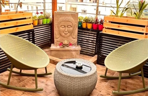 Kukatpalli Apartamento | Pink Hawk Hospitality: Where Every Moment is Luxurious, with a Jacuzzi Touch.