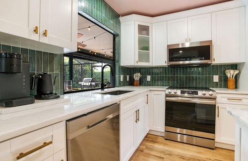 Bonita Springs Villa | Pink Palm Villa~Heated Salt Pool~5 min to beach