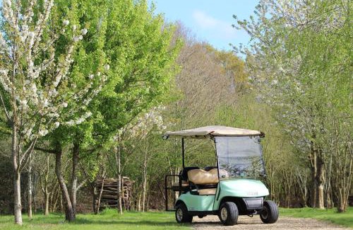 Whippingham Cabina | Pinkmead Estate and Vineyard