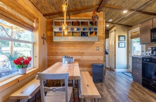 Warner Springs Cabina | Pinky's Nature Hideout and Retreat Hub