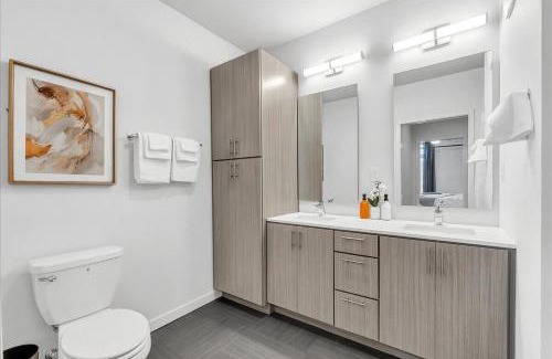 Rogers Apartamento | Pinnacle Heights 2Bdrm 2nd flr Pool Fitness Center Yoga Studio Dog Spa