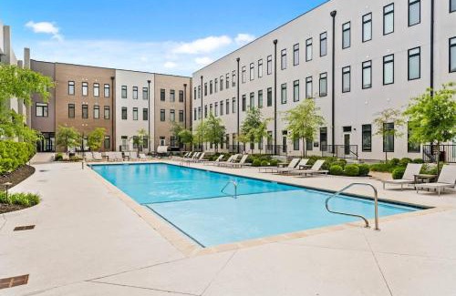 Rogers Casa | Pinnacle Heights 2Bdrm 3rd flr Near Walmart Amp Pool Fitness Center Yoga Studio Dog Spa