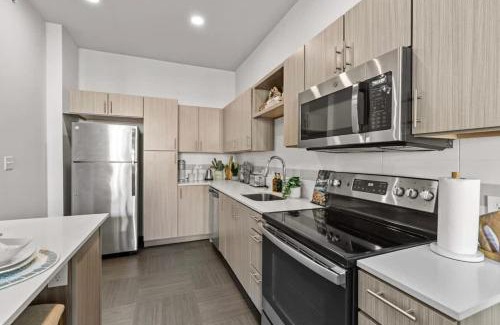Rogers Casa | Pinnacle Heights 2Bdrm 3rd flr Near Walmart Amp Pool Fitness Center Yoga Studio Dog Spa