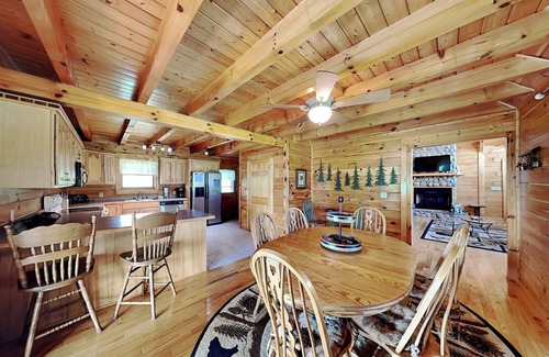 Union Grove Cabina | Pinnacle Place | Wraparound Deck w. Lake Views + Game Room
