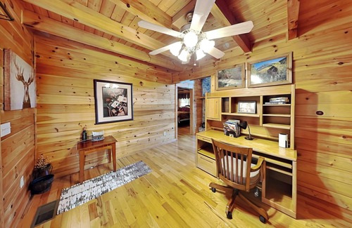 Union Grove Cabina | Pinnacle Place | Wraparound Deck w. Lake Views + Game Room
