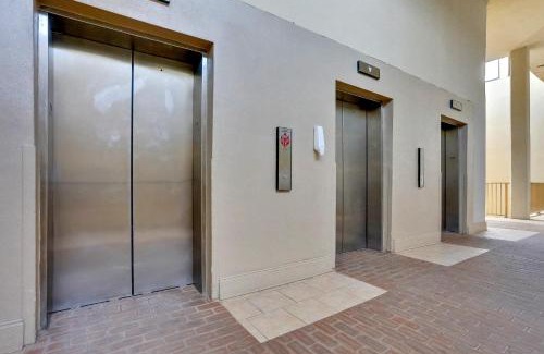 Sunnyside Casa | Pinnacle Port Penthouse 10