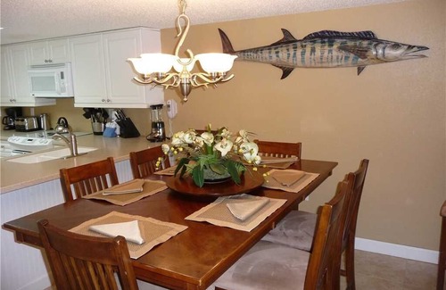 Sunnyside Condominio | Pinnacle Port Vacation Rentals- C2 building, 2 bdr. 2 bath Gulf Front Ground Floor condo!