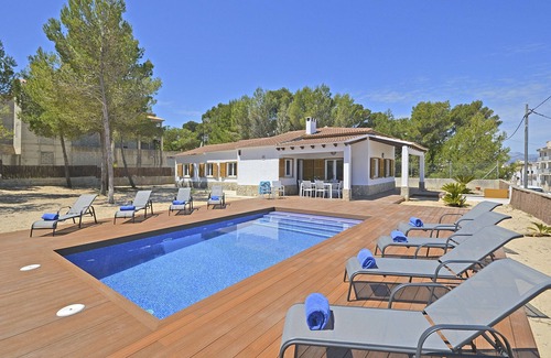 Can Picafort Chalet De Esquí | Pinocha - Casa con piscina privada a 300 metros de la playa en Mallorca