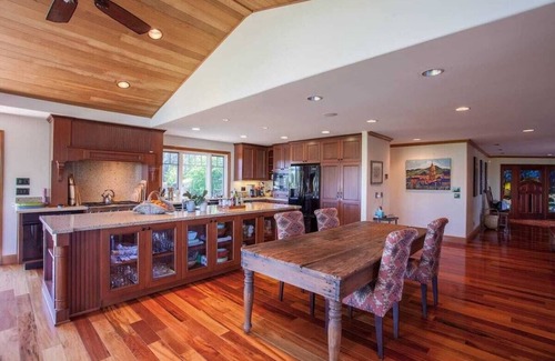 Freestone Casa | Pinot Views, sleeps 10, Pool/Spa, BBQ, Firepit