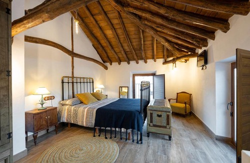 Alcala la Real Chalet De Esquí | Pintoresco Alojamiento Rural La Camarilla