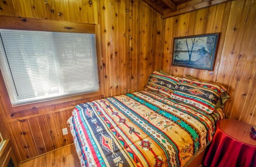 Lincoln Acres Complejo | Pio Pico Camping Resort One-Bedroom Cabin 13