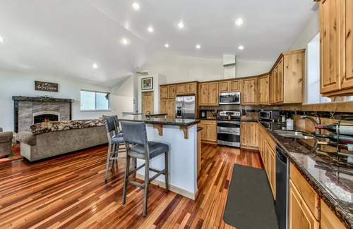 Rancho Bijou Casa | Pioneer Trl 3BR 2.5BA- 5 Mins to Ski, Beach