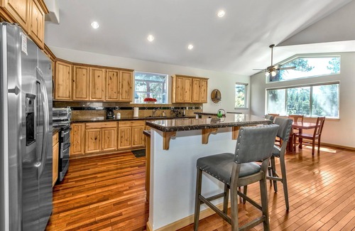 Rancho Bijou Casa | Pioneer Trl 3BR 2.5BA- 5 Mins to Ski, Beach