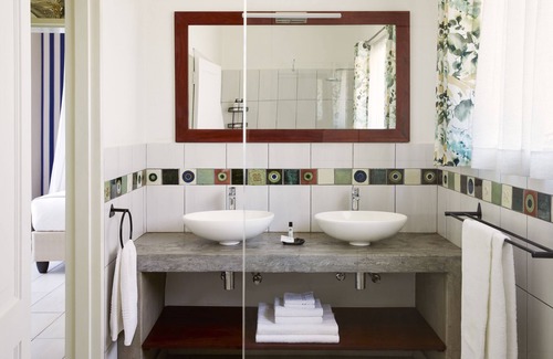 Victoria Falls Cabina | Pioneers Lodge