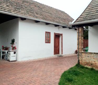 Bodony Casa | Pipacs és Tulipán Vendégház