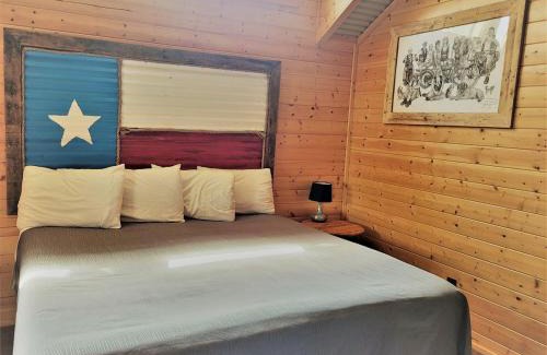 Pipe Creek Casa | Pipe Creek Cabin Rental for Glamping Getaways near Austin, Texas